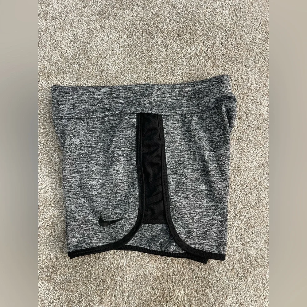 Nike Girls youth Heathered Gray and Black Athletic Shorts L/XL